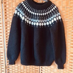 Vintage Lopi-style Handknit Black and White Pattern Sweater
